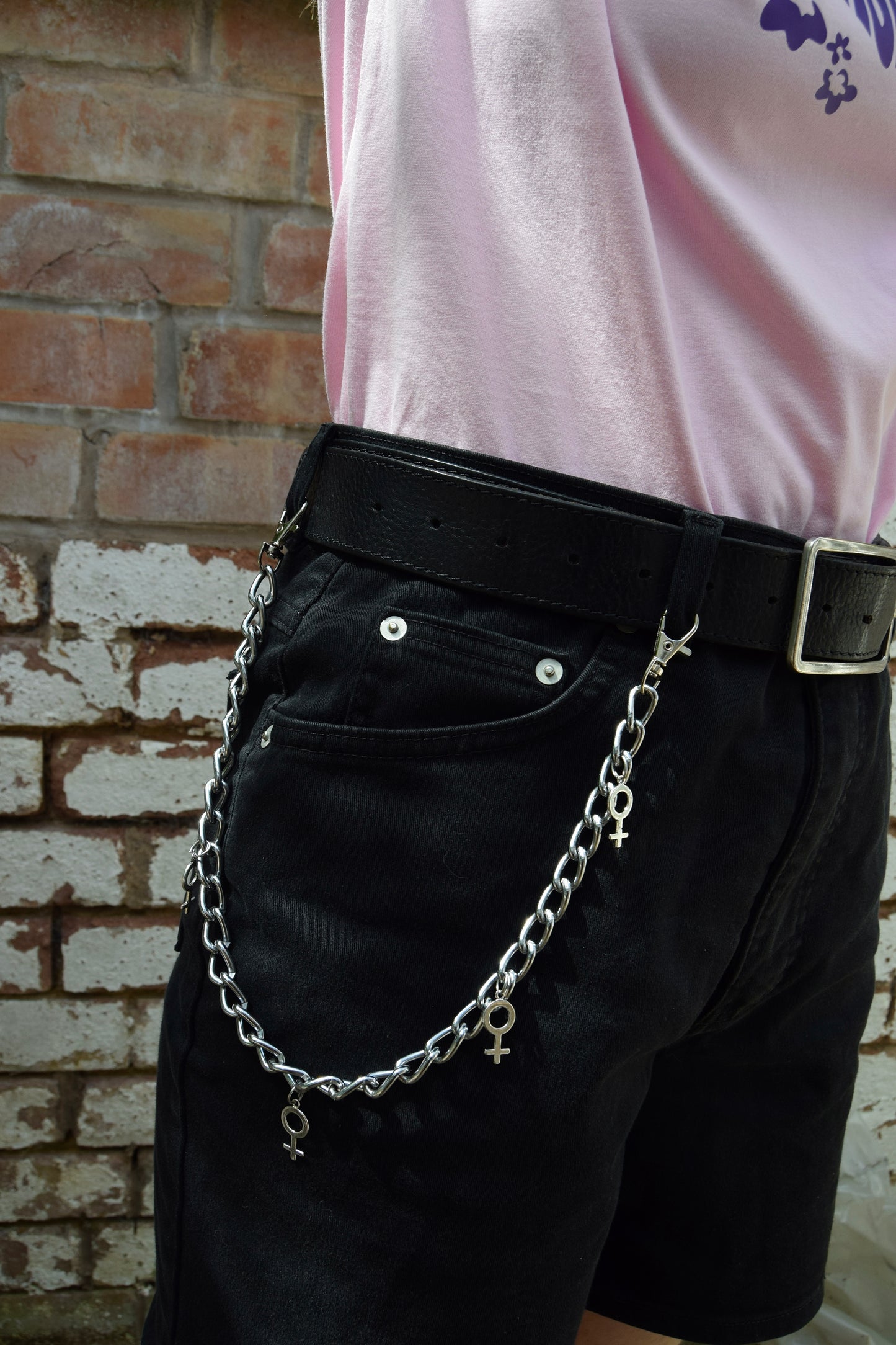 Venus symbol charm Jean chain