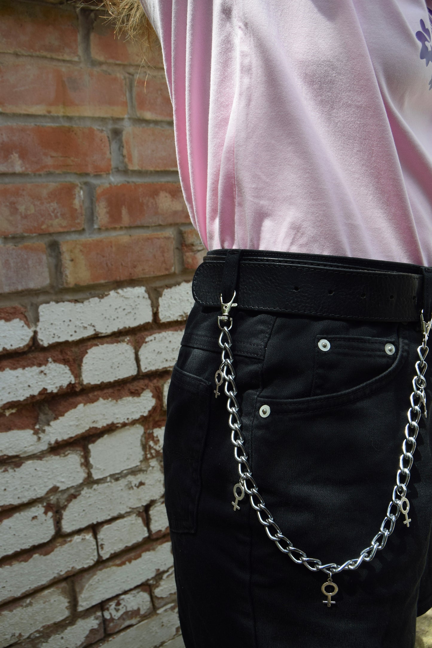 Venus symbol charm Jean chain