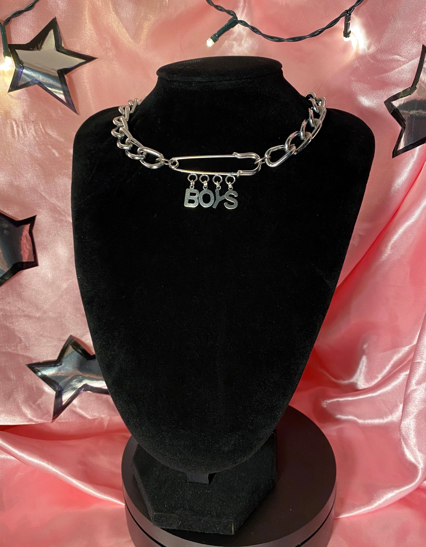 BOYS kilt pin chunky chain choker necklace