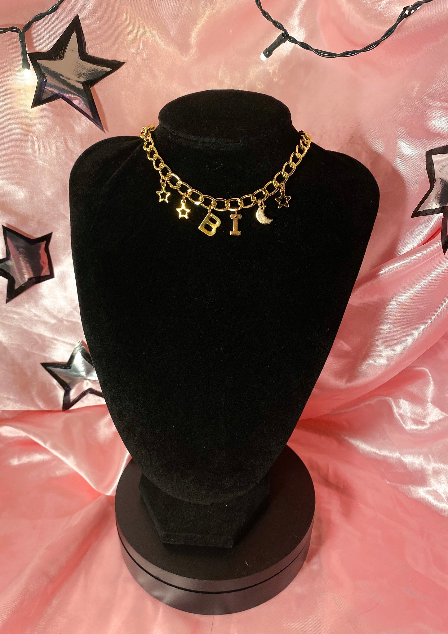 BI gold colour letter charm necklace