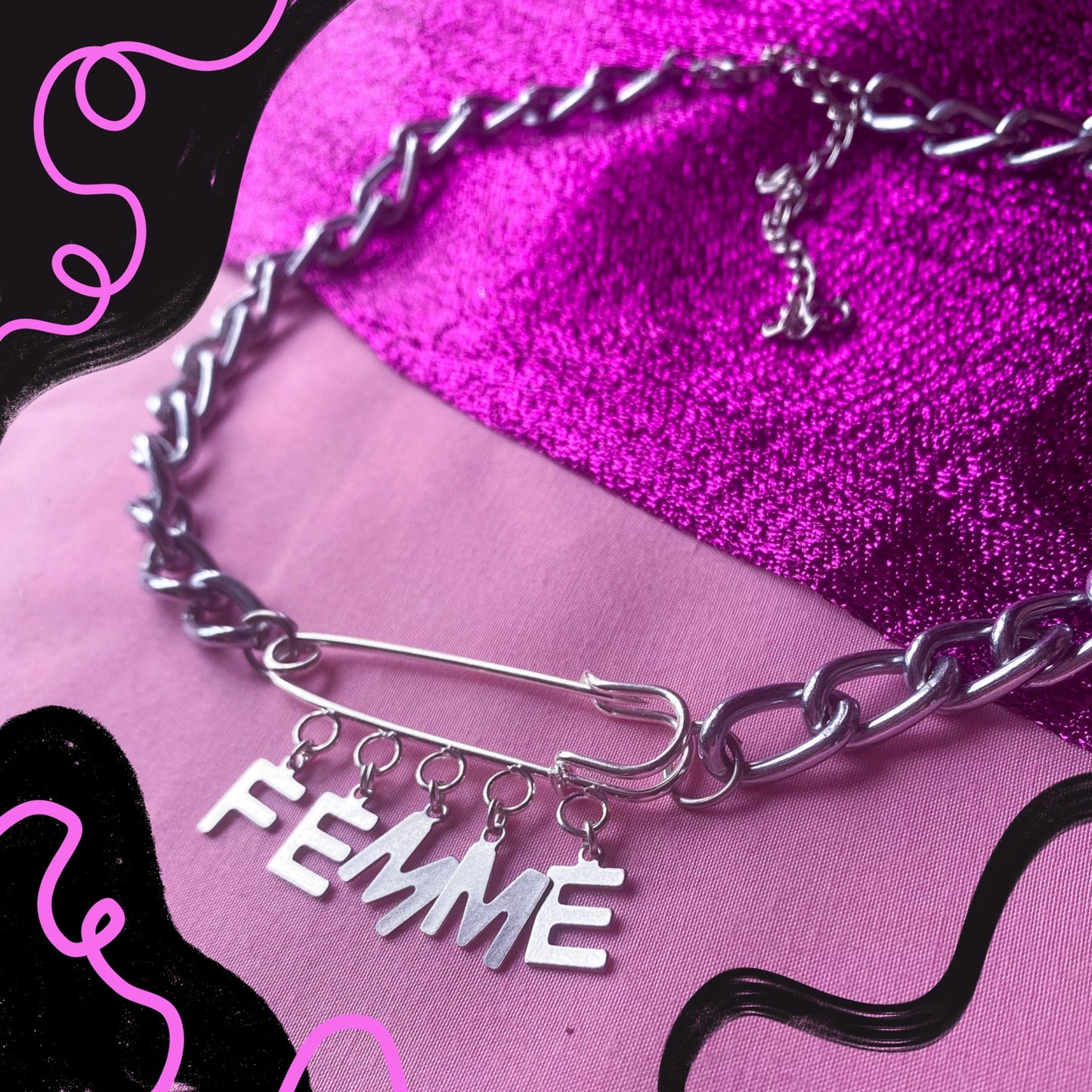 Femme kilt pin chunky chain choker necklace