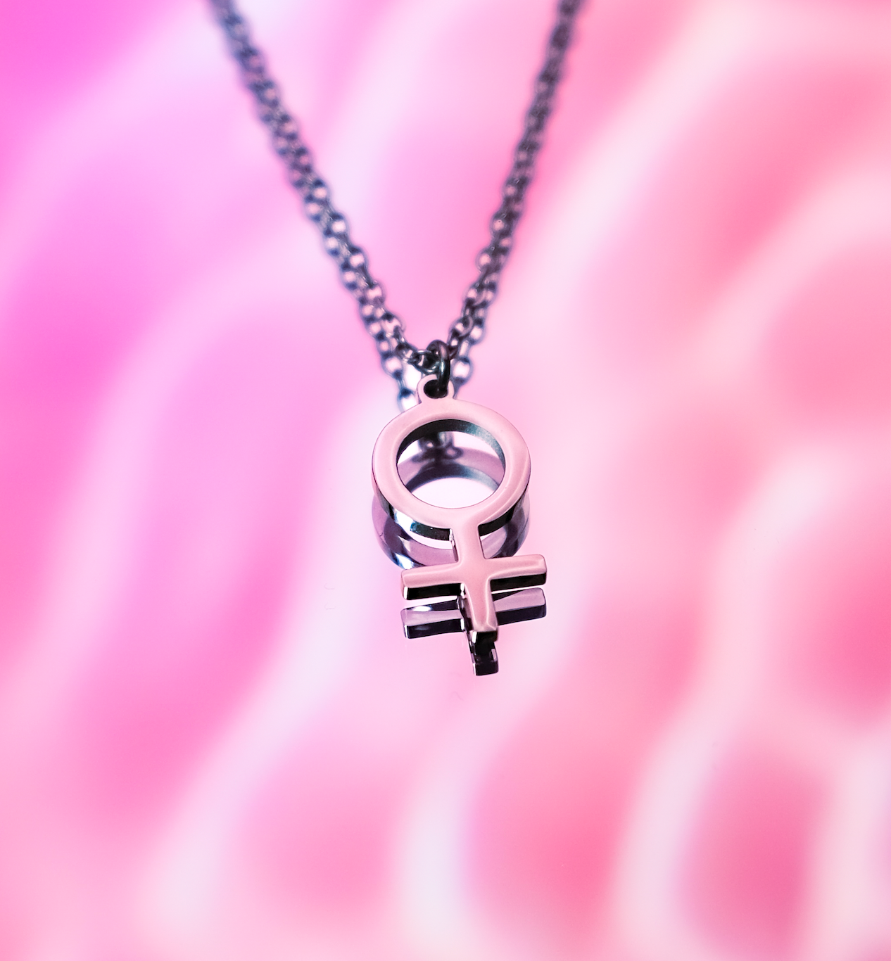 Venus symbol necklace in 304 stainless steel