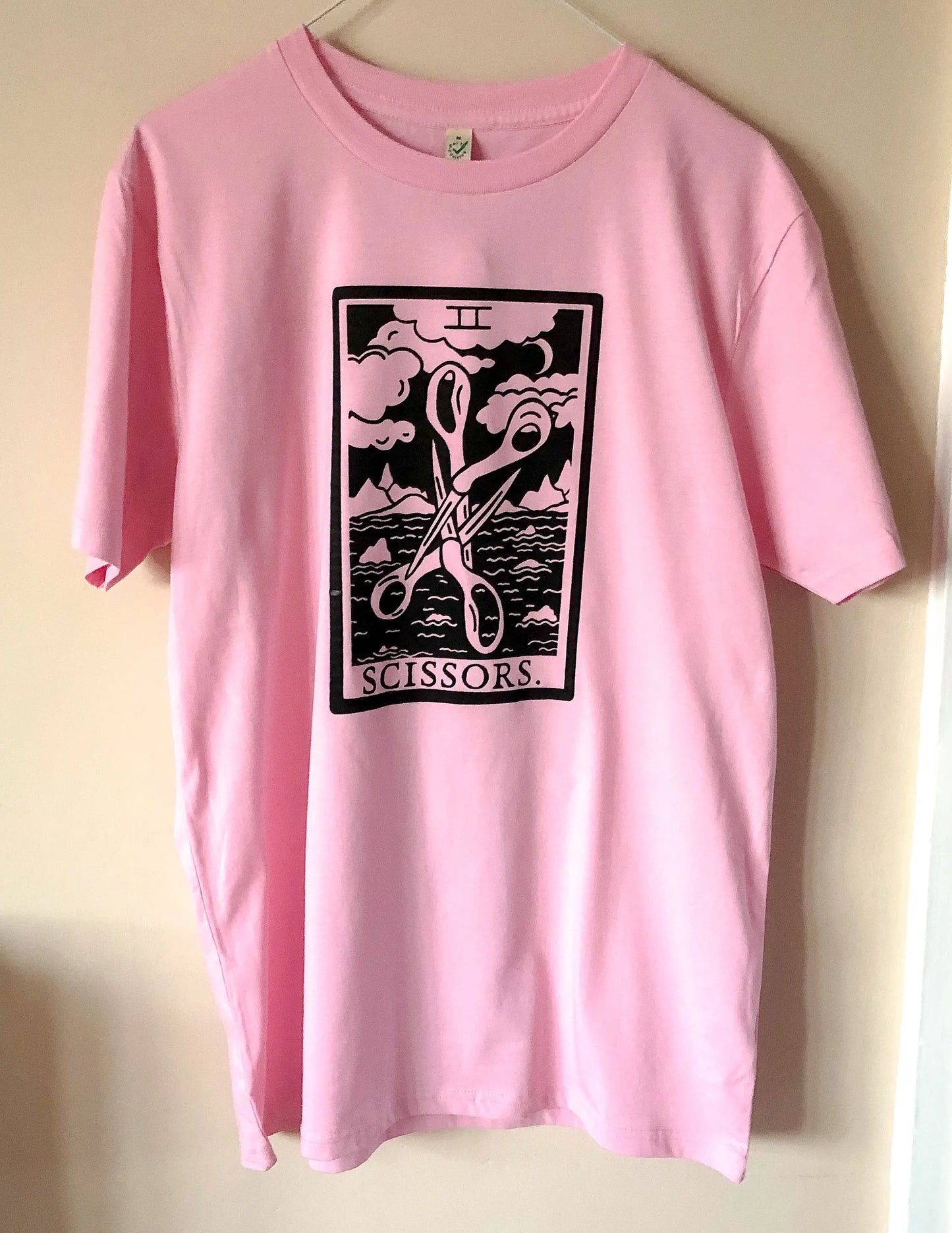 Scissor tarot card light pink T-shirt Leftbians