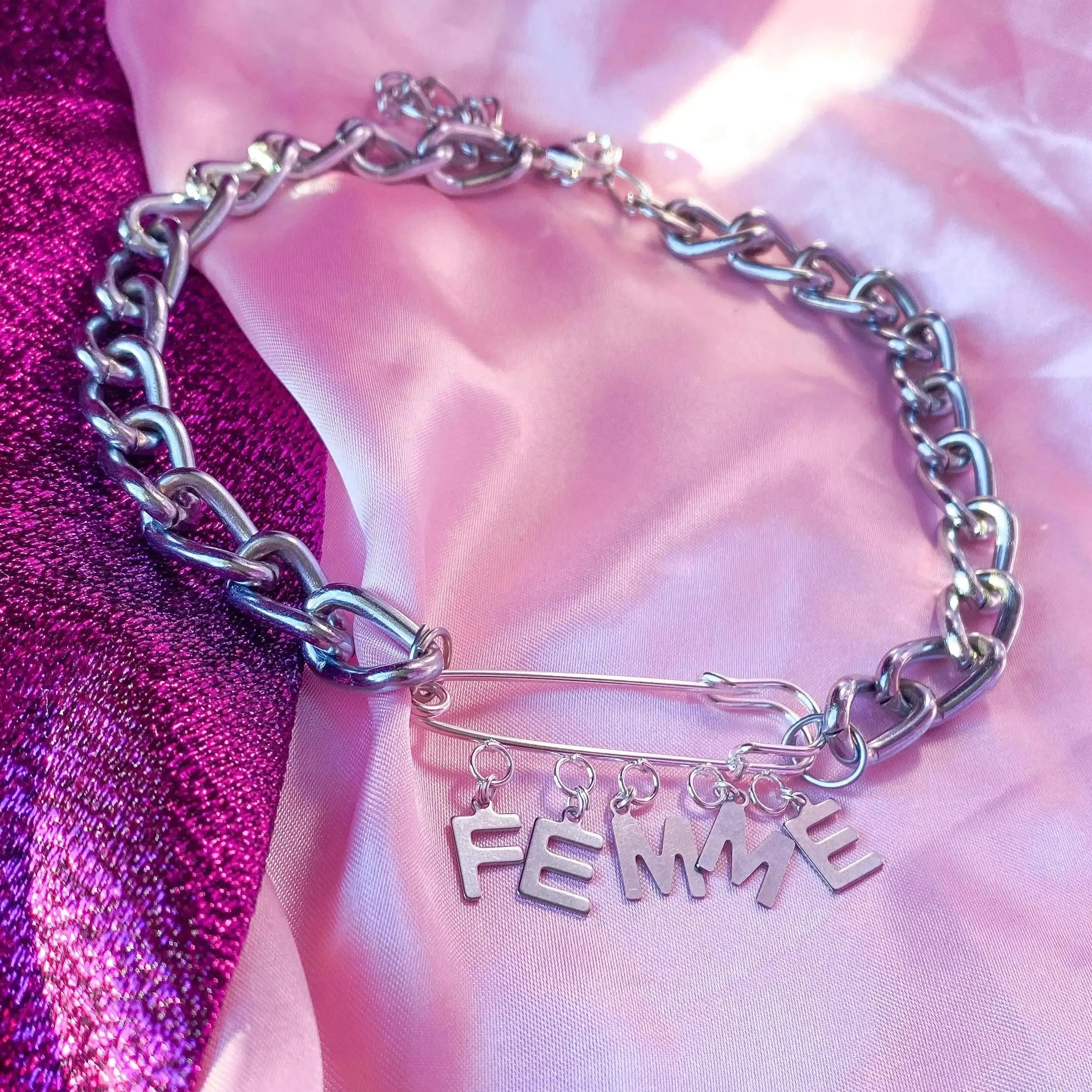 Femme kilt pin chunky chain choker necklace Leftbians