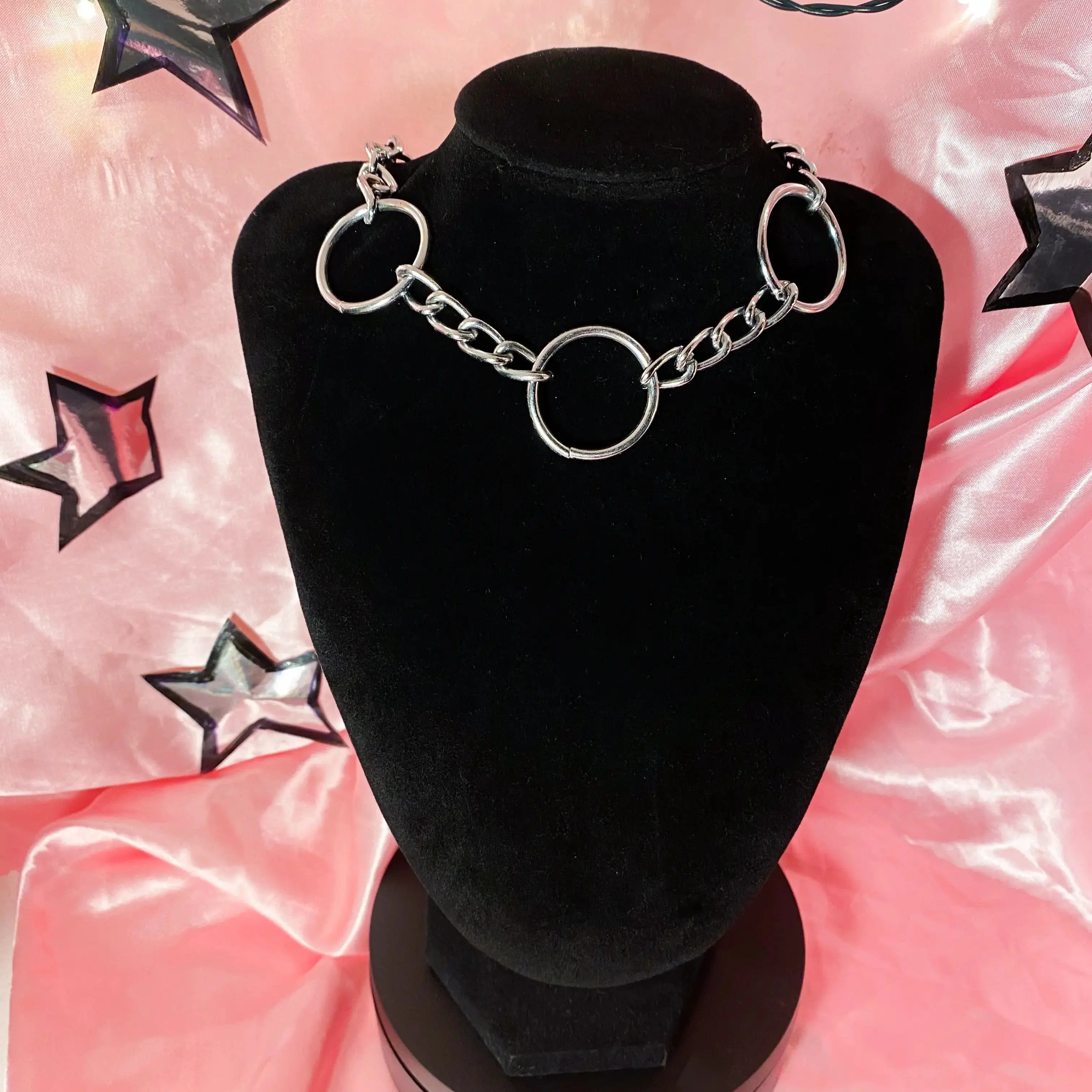Multiple O ring chain choker Leftbians