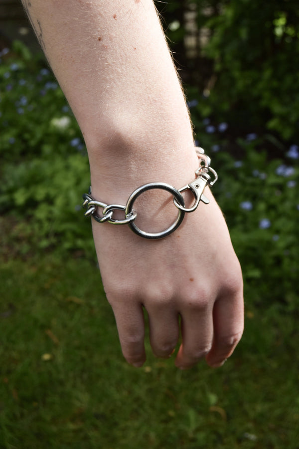 O ring and chain chunky bracelet Leftbians