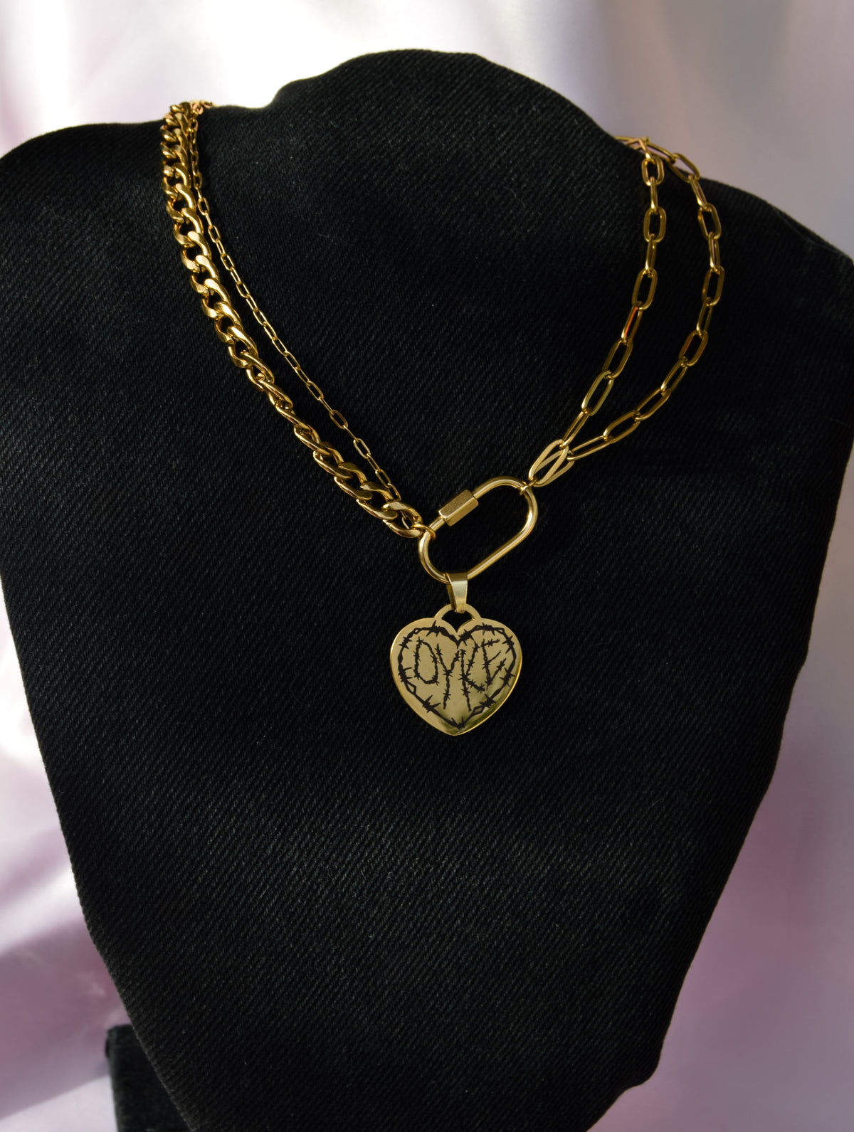 Gold Dyke Barbed Wire Engraved Heart Carabiner Chain Necklace in 304 Stainless Steel