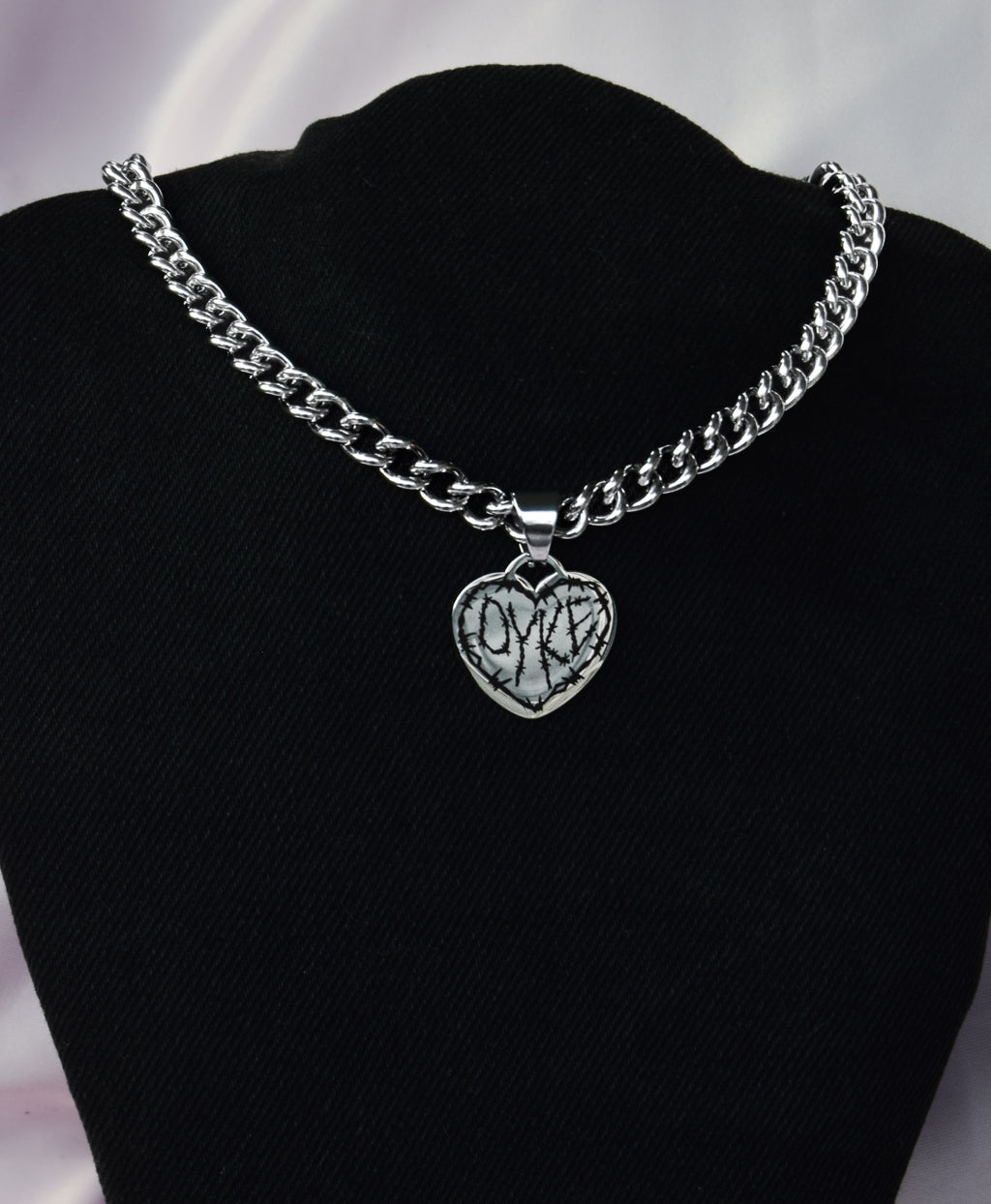 Dyke Barbed Wire Engraved Heart Chain Necklace in 304 Stainless Steel