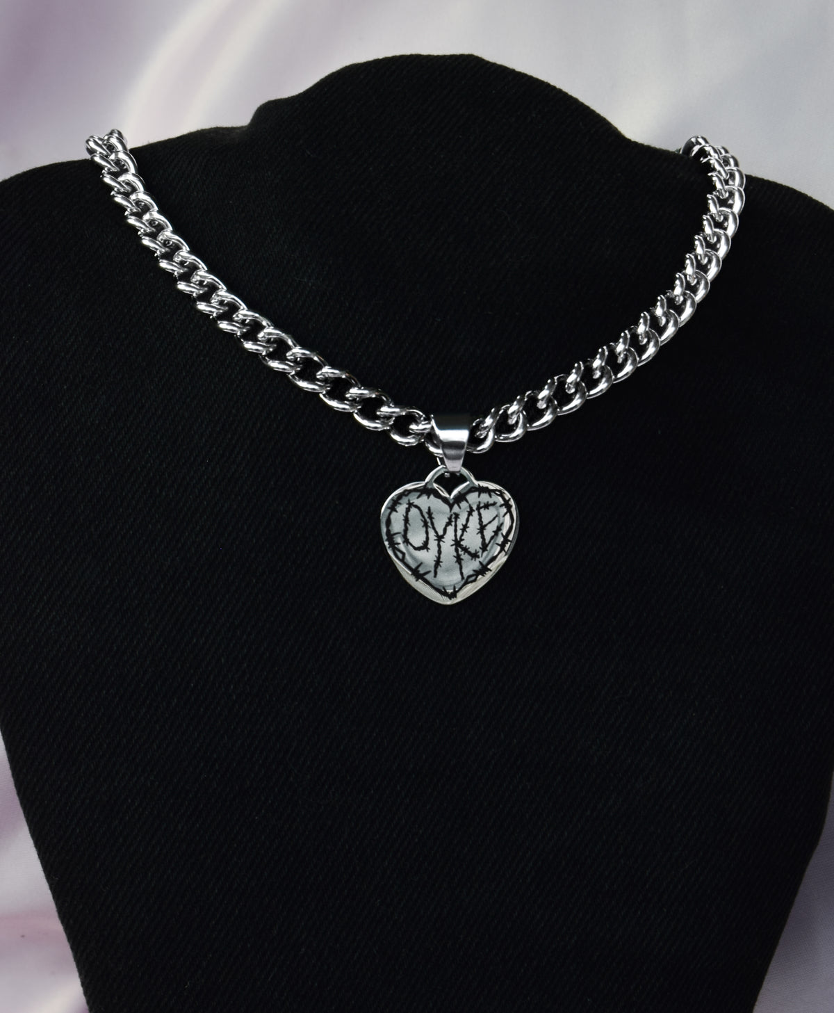 Dyke Barbed Wire Engraved Heart Chain Necklace in 304 Stainless Steel