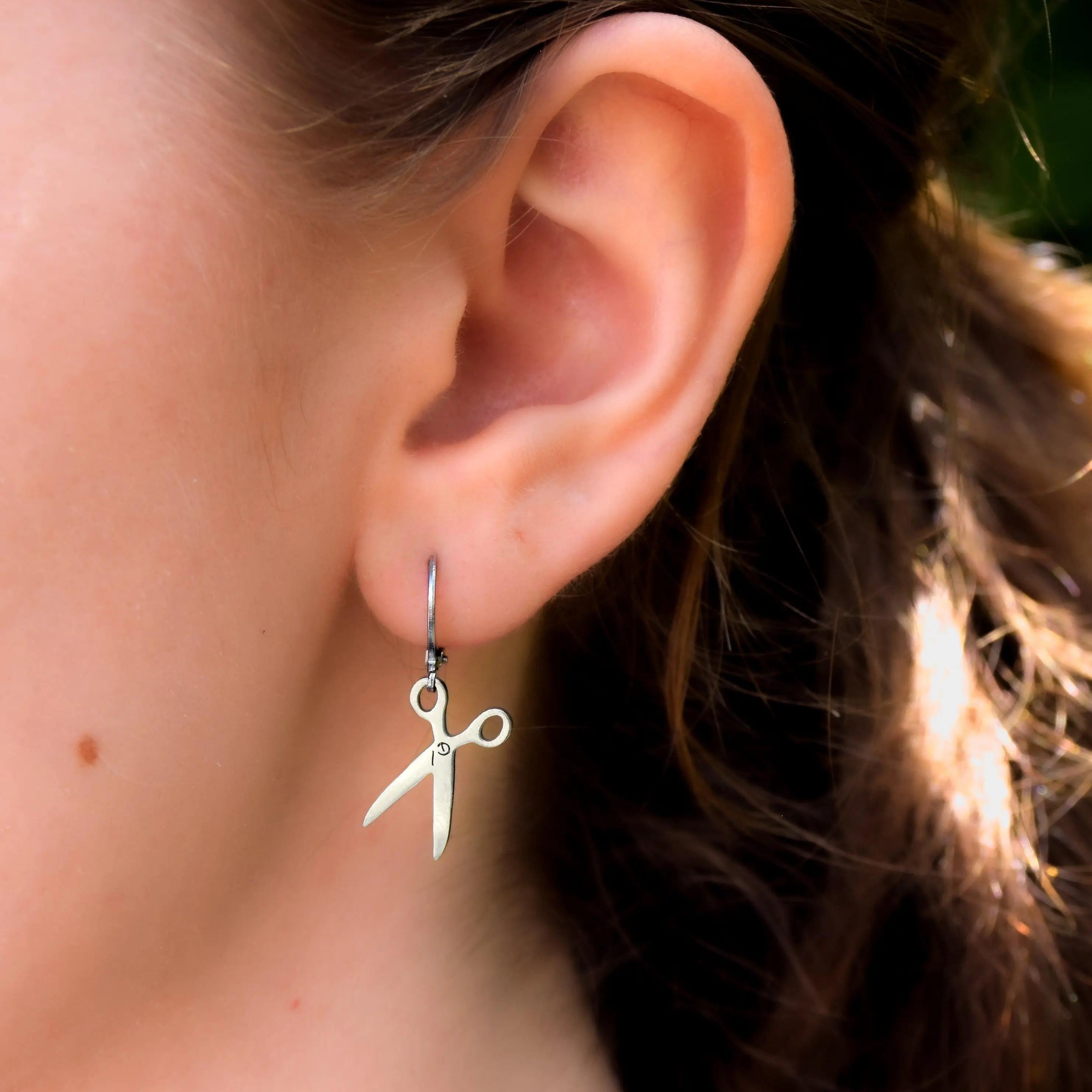 Scissor Huggie Hoops earrings, 201 Stainless Steel Leftbians