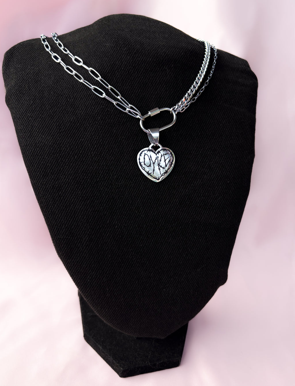 Dyke Barbed Wire Engraved Heart Carabiner Chain Necklace in 304 Stainless Steel