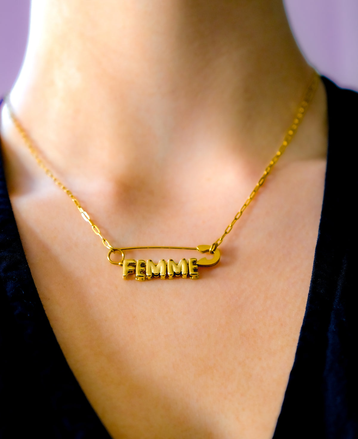 Femme Safety Pin Necklace in Gold-Plated 304 Stainless Steel