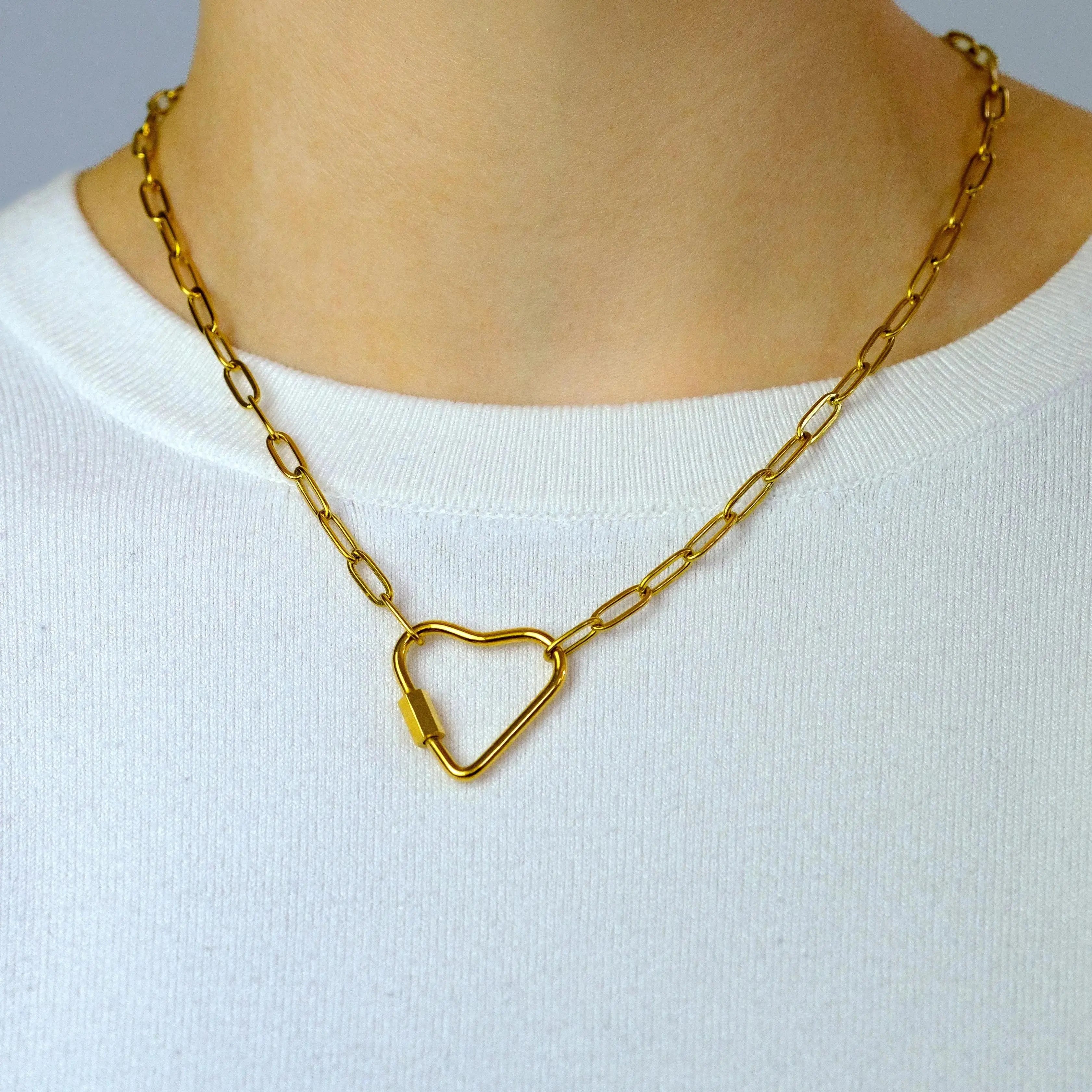Gold heart carabiner necklace in 304 stainless steel Leftbians
