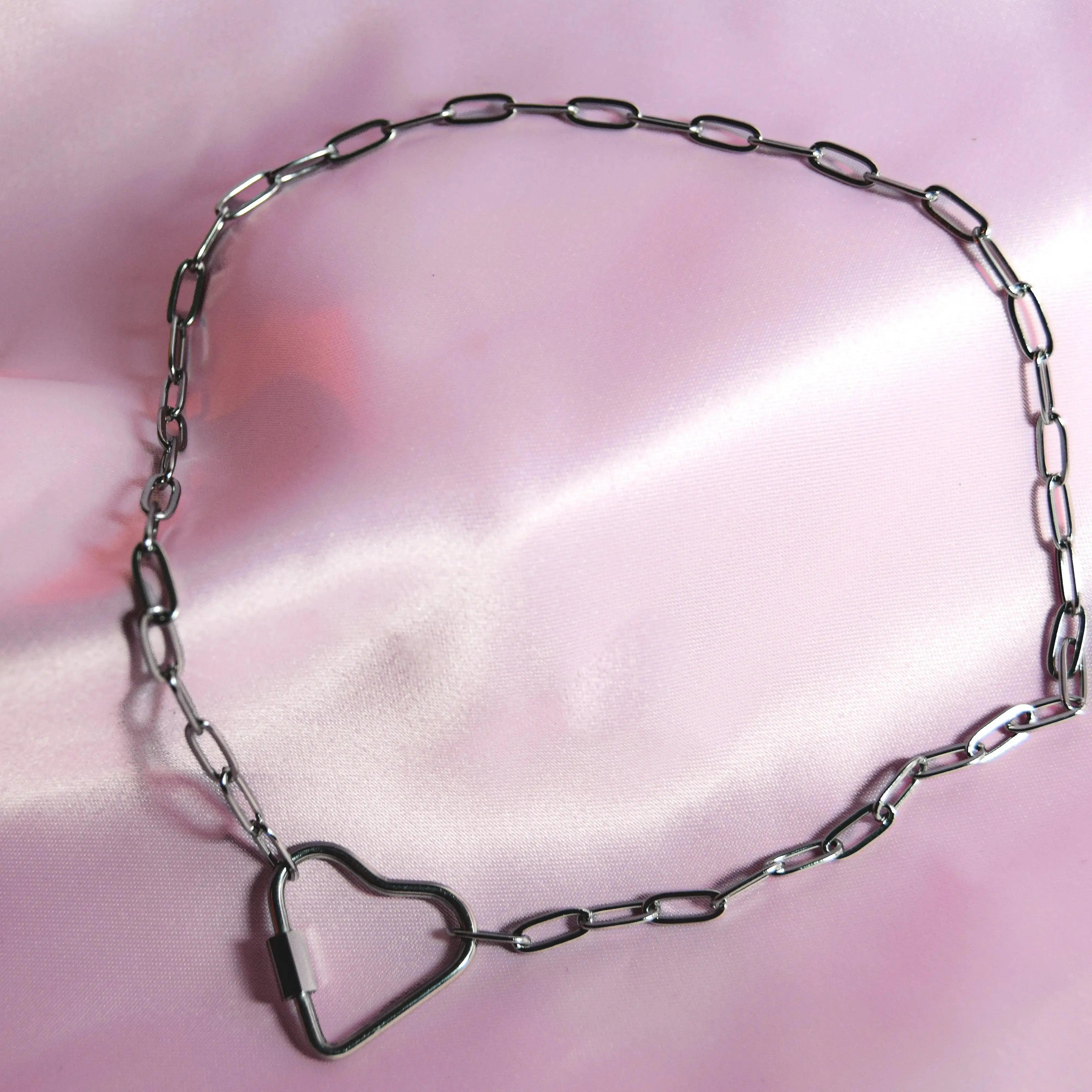 Silver heart carabiner necklace in 304 stainless steel Leftbians