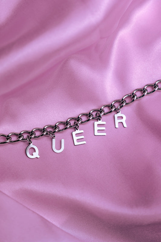QUEER letter charm chain in stainless steel Leftbians