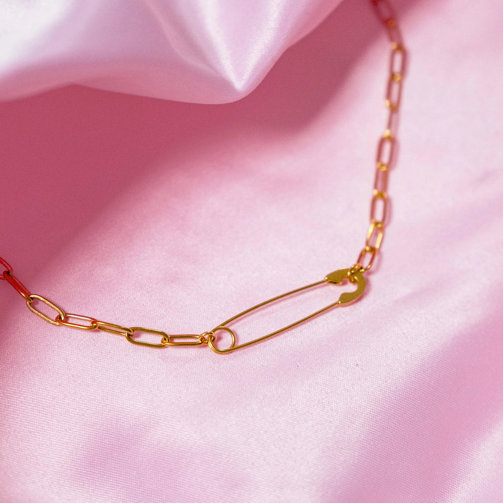 Gold safety pin necklace in 304 stainless steel Leftbians