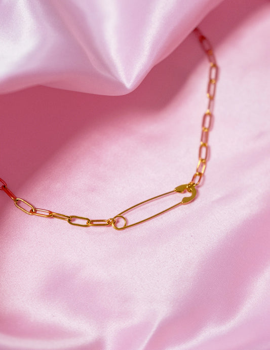 Gold safety pin necklace in 304 stainless steel