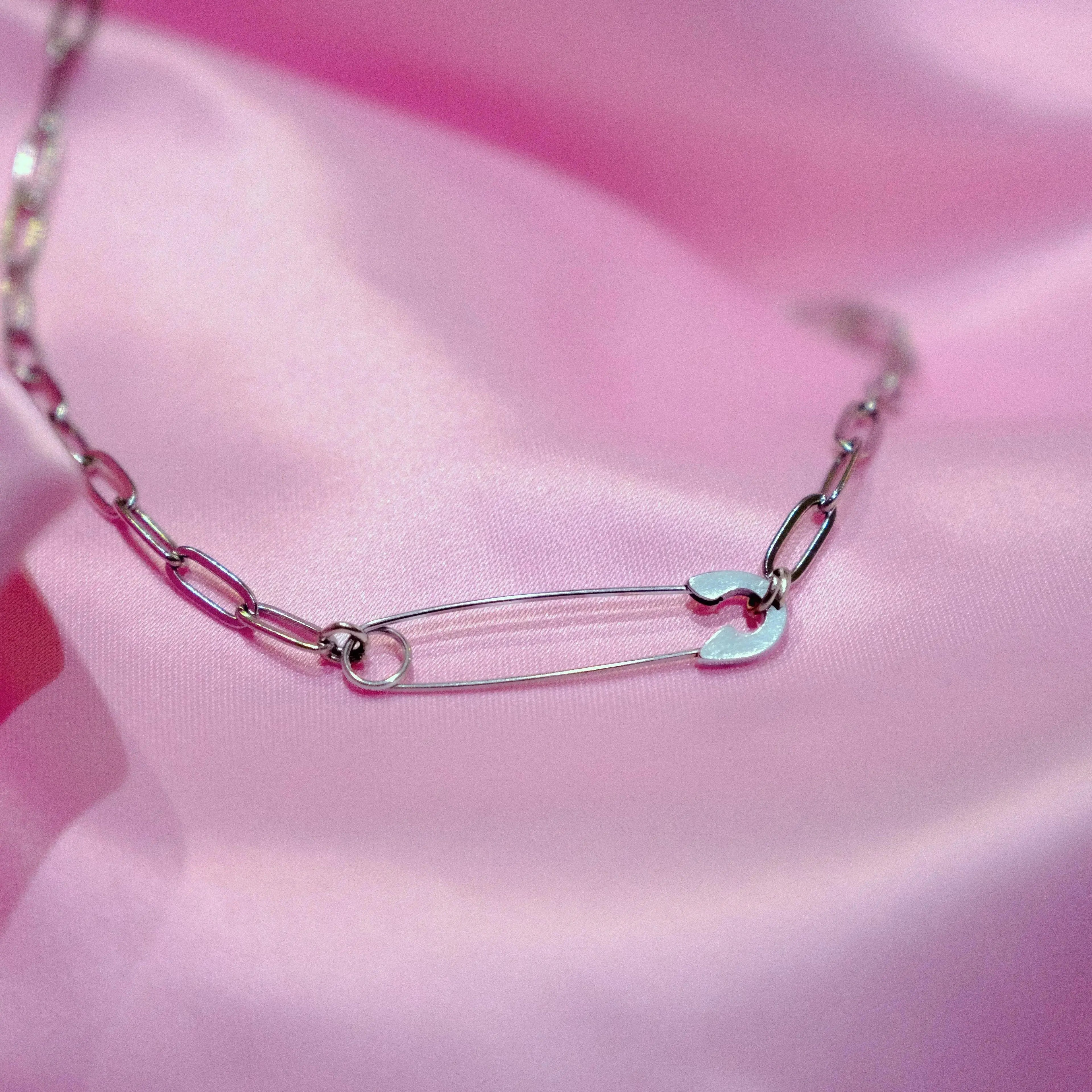 Safety pin necklace in 304 stainless steel Leftbians