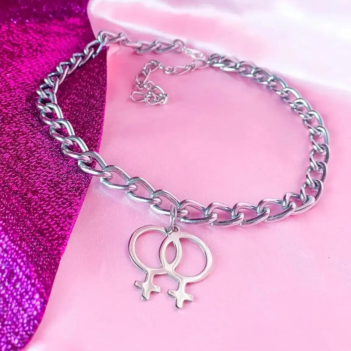 Double venus symbol on chunky chain necklace Leftbians