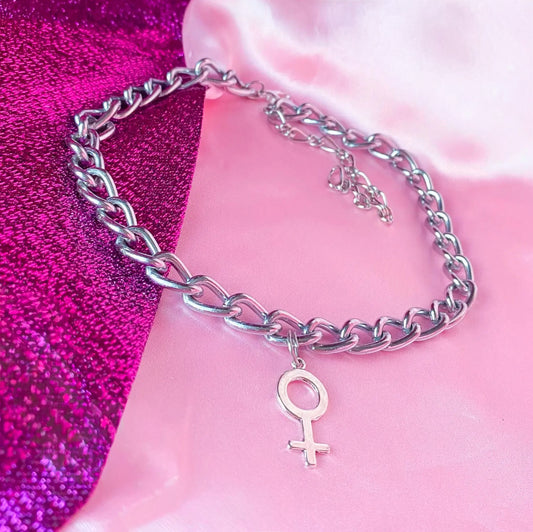 Venus symbol charm on chunky chain choker necklace