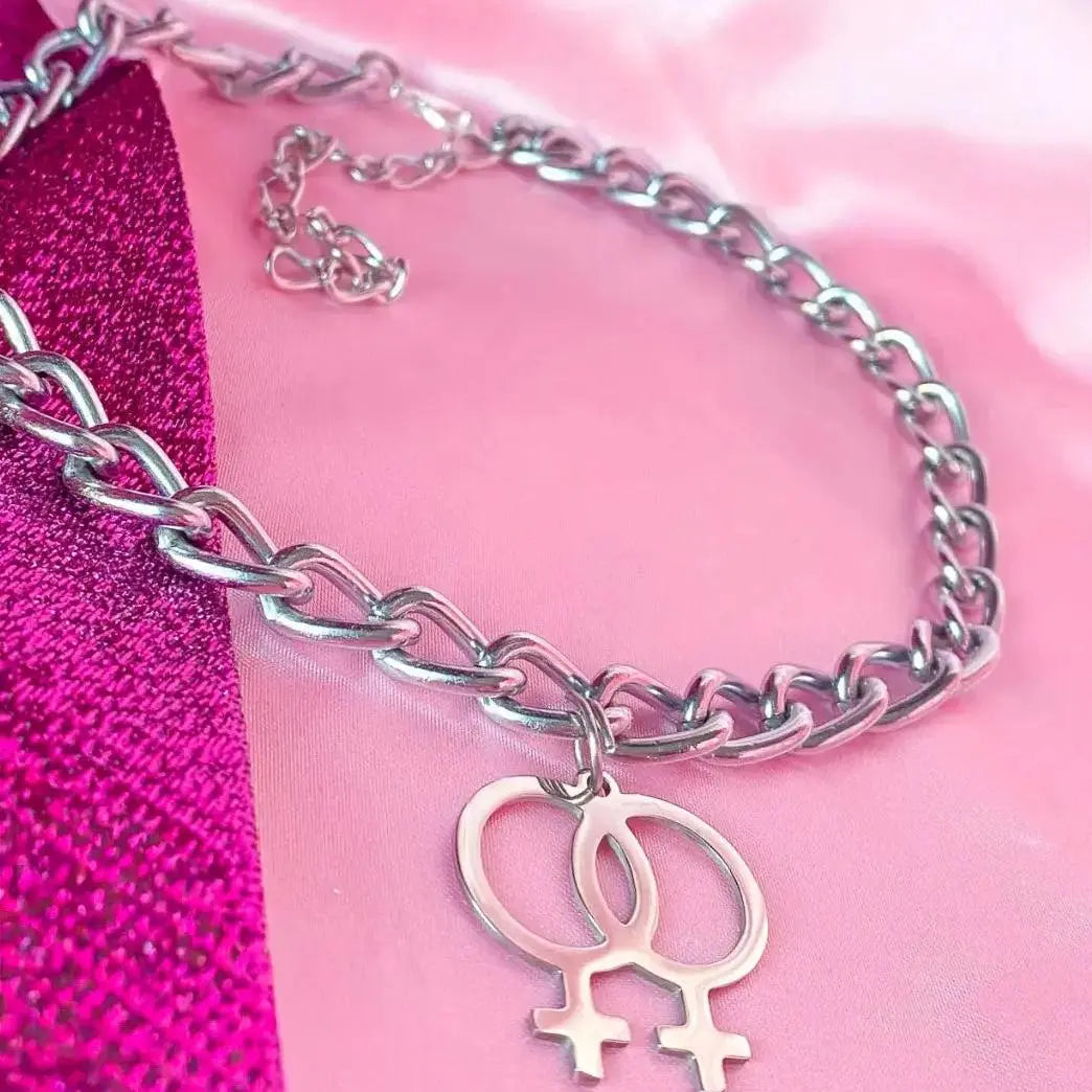 Double venus symbol on chunky chain necklace Leftbians